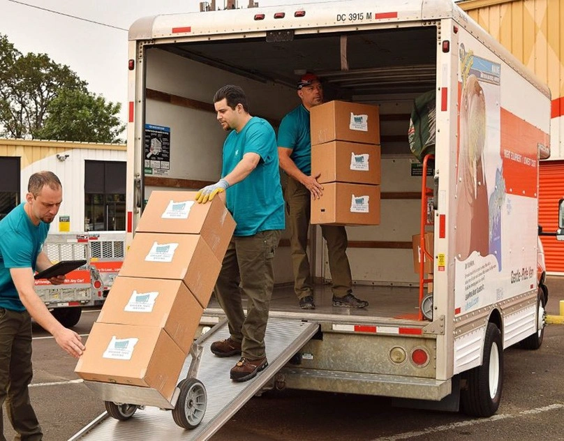 خدمات نقل المكاتب والشركات بالرياض | حلول لوجستية وتخزين