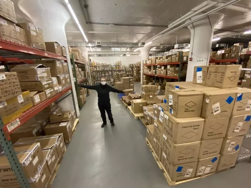 مستودع اثاث بحي النسيم